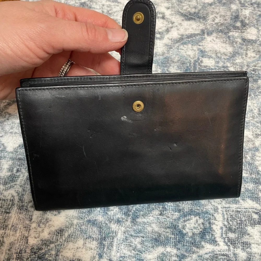 Classic Black Men's Leather Travel Wallet - Made in Italy